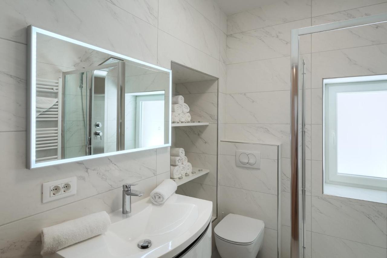 Deluxe Apartment Antonija Porec Bagian luar foto