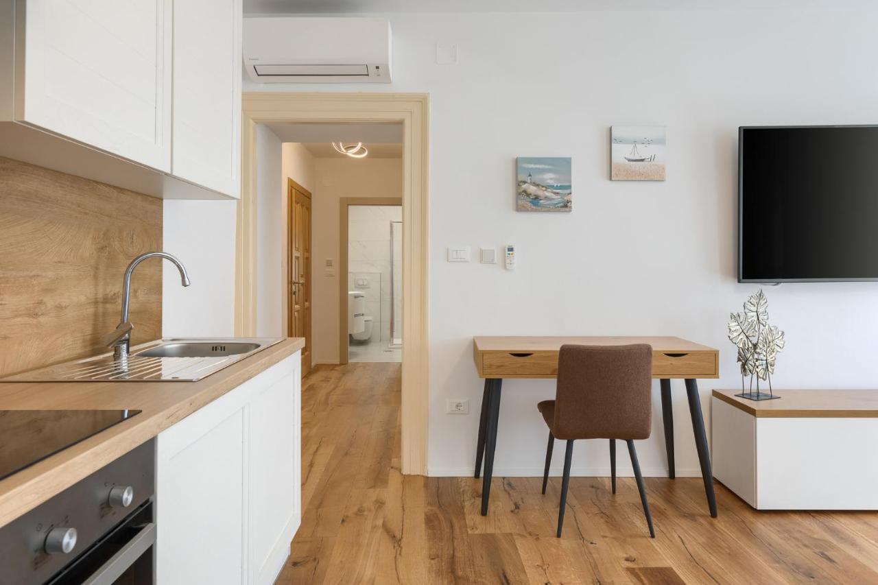 Deluxe Apartment Antonija Porec Bagian luar foto